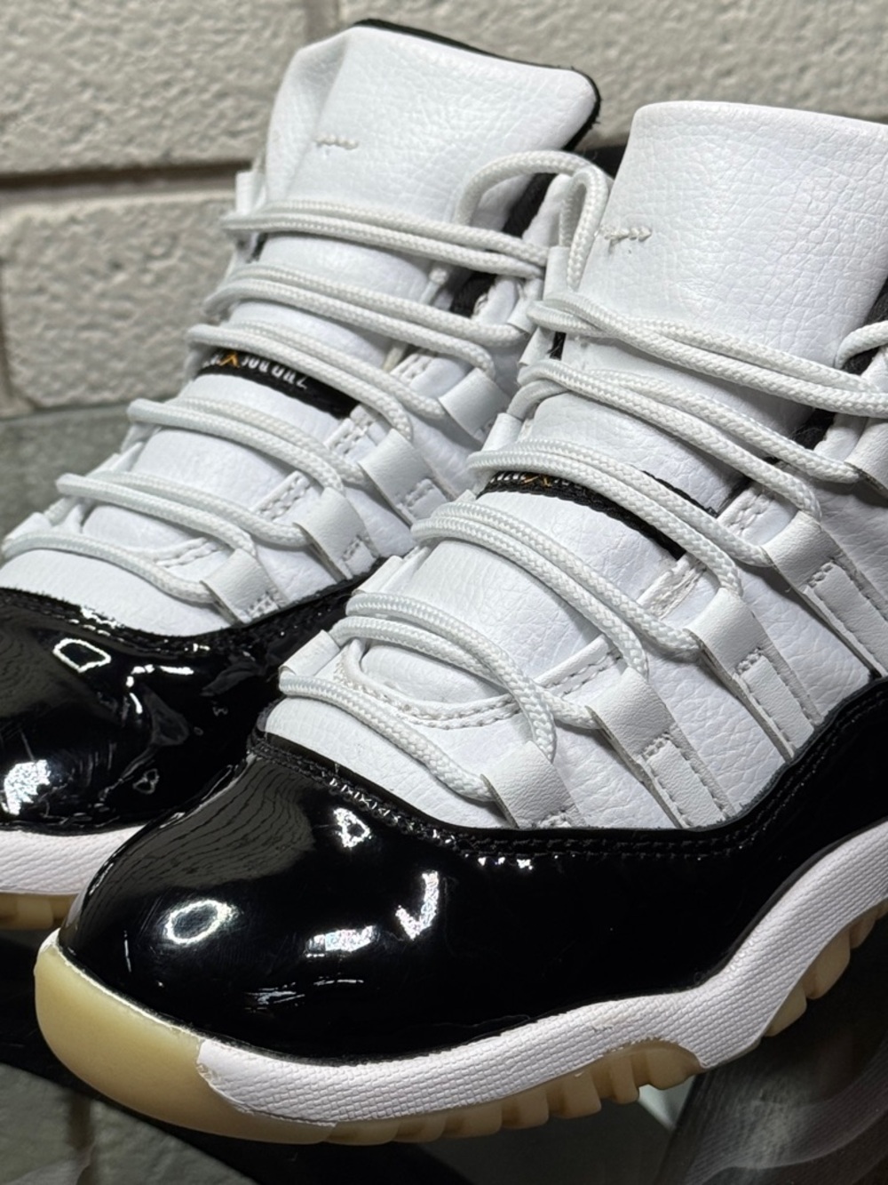 Jordan 11 Retro Black & White (Kids Size 2.5Y) – Fair Condition Sneakers